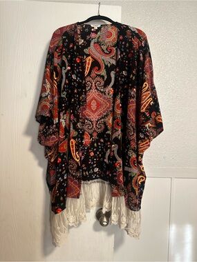 Umgee Black Paisley Kimono with Lace Trim